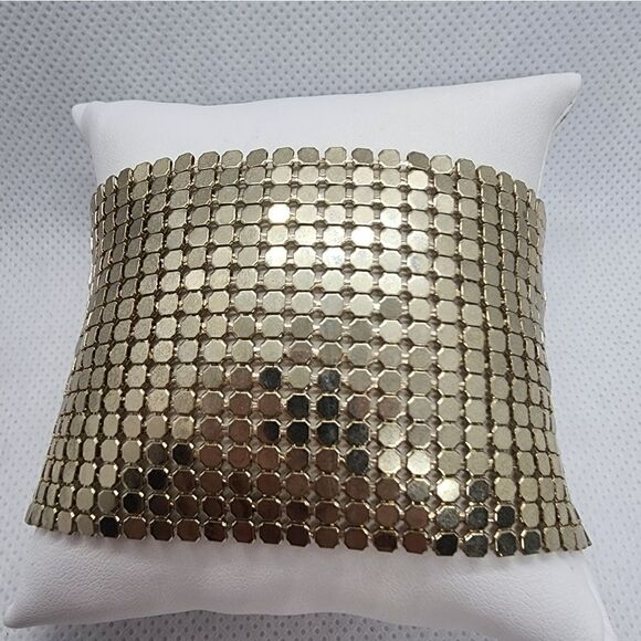 Claire's Gold Tone Bracelet  - Picture 1 of 3